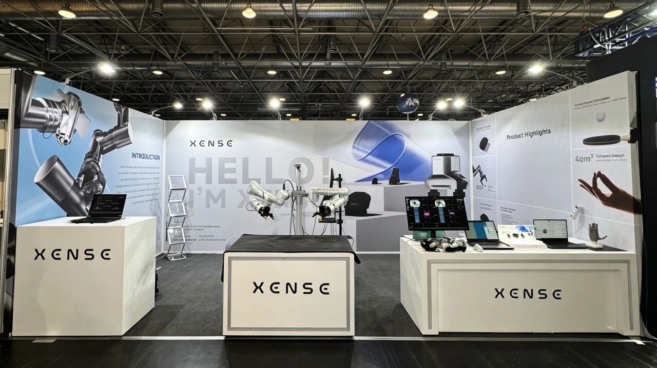 1789371647975223.jpg 2026-06-05-触觉点亮物理智能!千觉携VTLA模型与触觉数采设备亮相ICRA 2026,秀出硬核实力.jpg